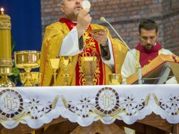 Uroczystość_ciała_i_krwi_Jezusa_Chrystusa_28