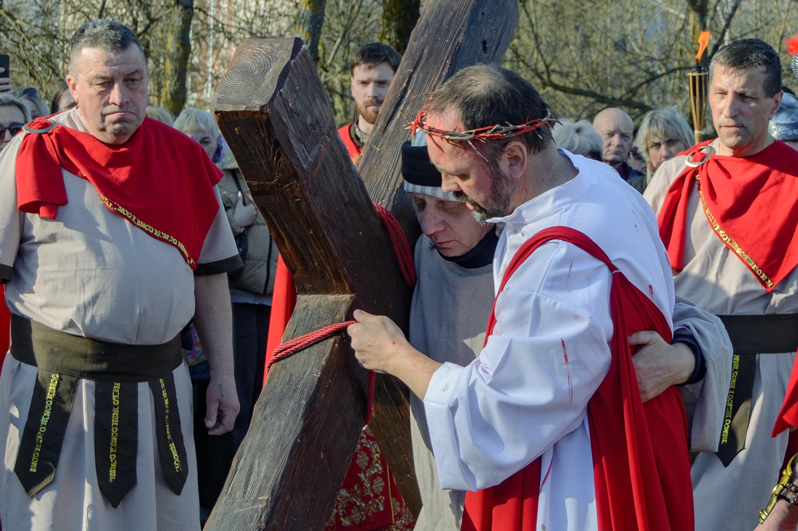 04_04_2026_tryduum2049