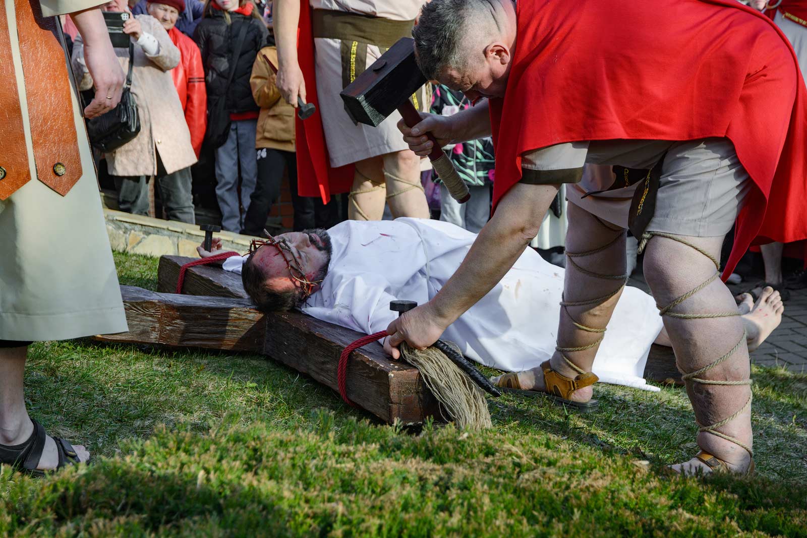 04_04_2026_tryduum2077