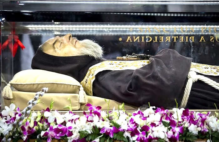 Papa a San Giovanni Rotondo a padre Pio