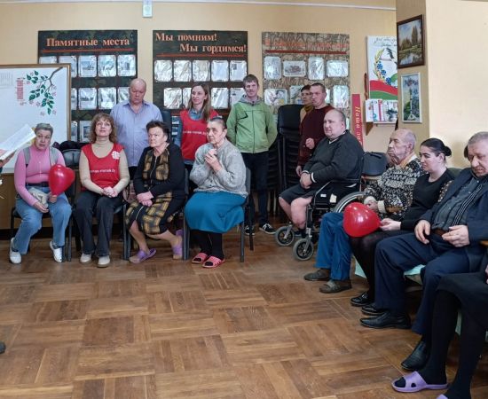 Obraz do wydarzenia Валанцёры парафіяльнага Карытас наведалі Маладзечанскі сацыяльны пансіянат "Цёплы дом"