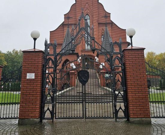 Obraz do wydarzenia Брама касцёла: сімвал веры і адзінства. Ад касцёльнай брамы да нябеснай