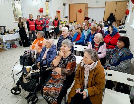 Фота да артыкула з назвайСвята цяпла і ўдзячнасці: парафіяльны Caritas павіншаваў старэйшае пакаленне.